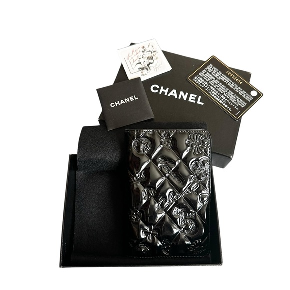 Authentic CHANEL Black Patent Leather Lucky Charms Passport Bifold Wallet & Box - Picture 15 of 15